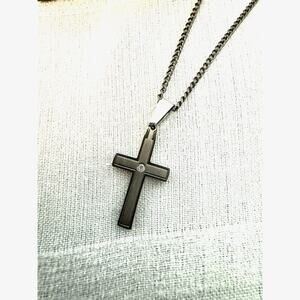 Chisel stainless steel necklace cross